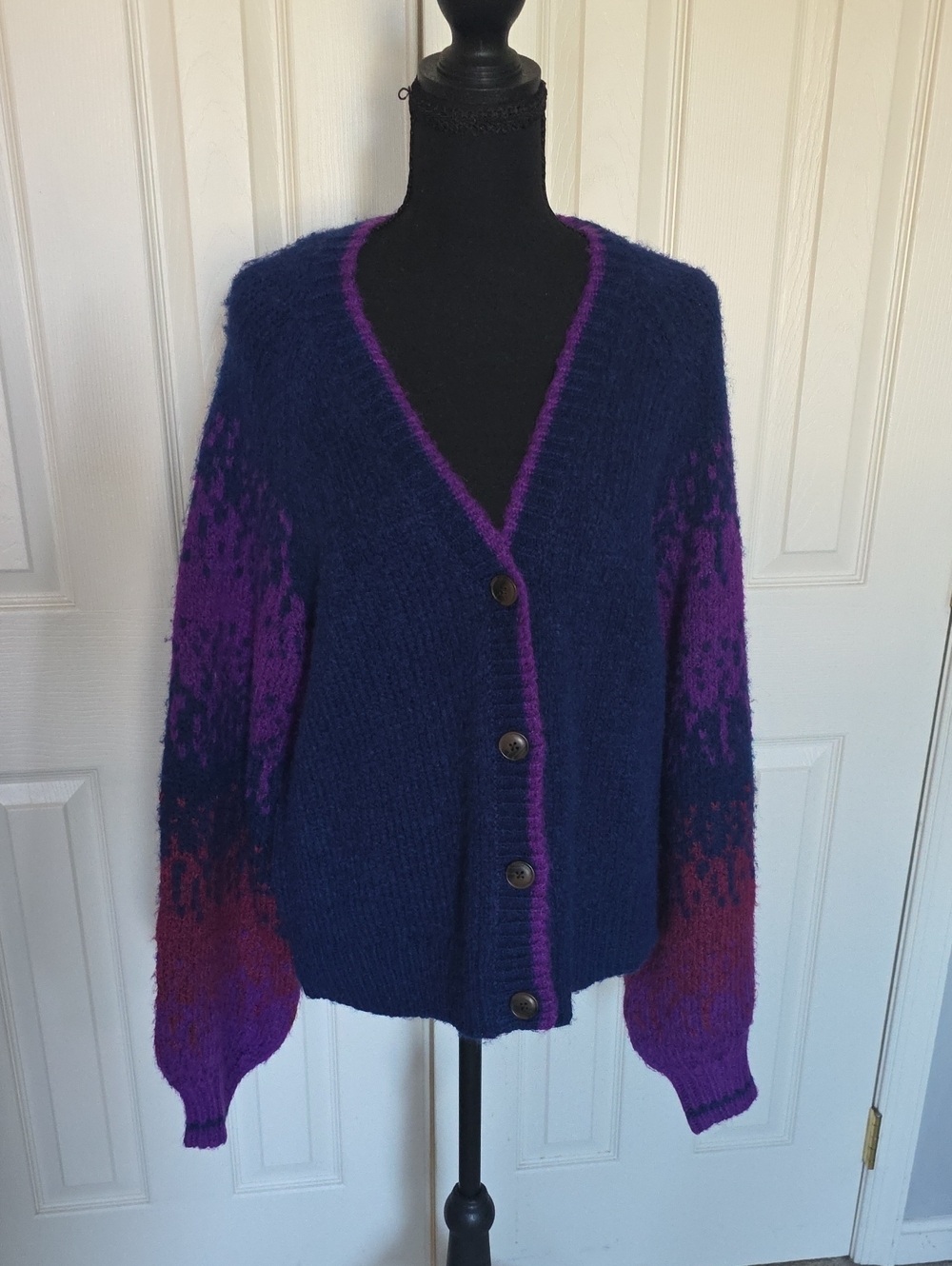 torrid Navy & Purple Ombre Chunky Button-Front Cardigan V Neck Size 0 Large 12